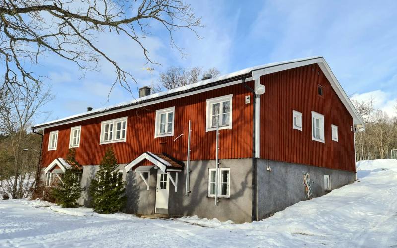 Breviks huvudbyggnad en vinterdag